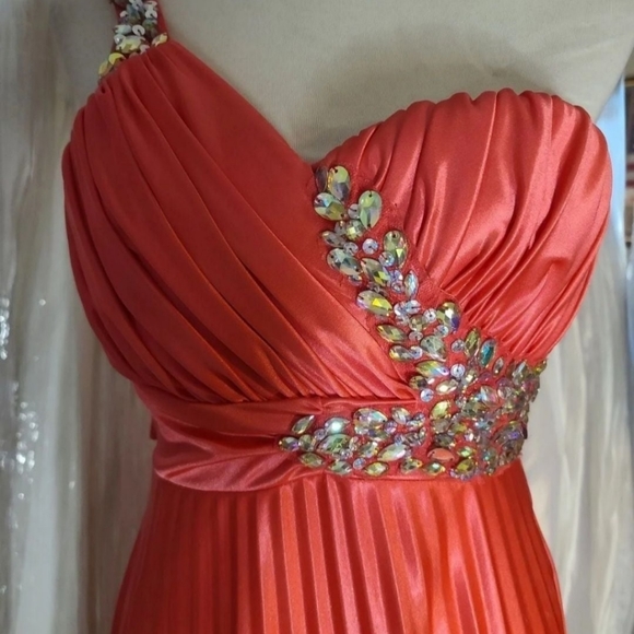 Prom/formal dress - Picture 10 of 10